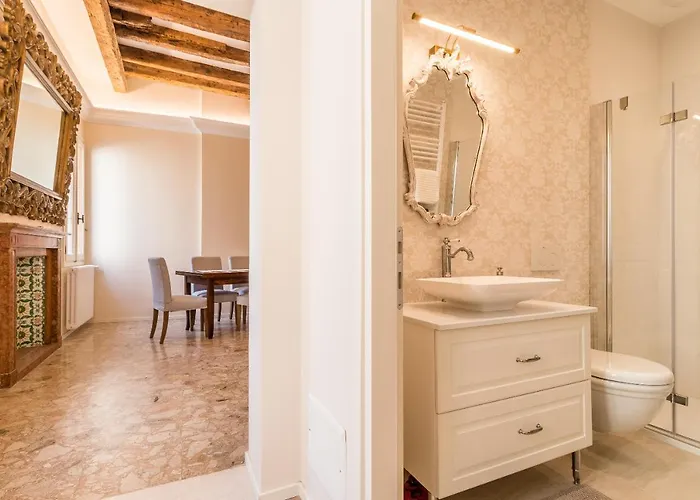 Apartman Doge's Mirror & Stair @frari Velence