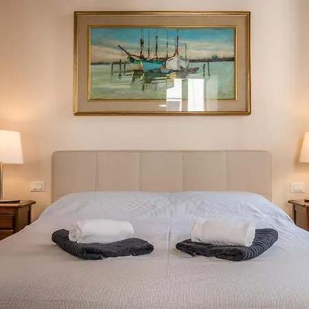 Doge's Mirror & Stair @frari