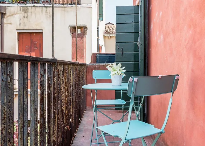 Doge's Mirror & Stair @frari Lägenhet *