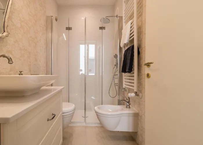 Doge's Mirror & Stair @frari Lägenhet *