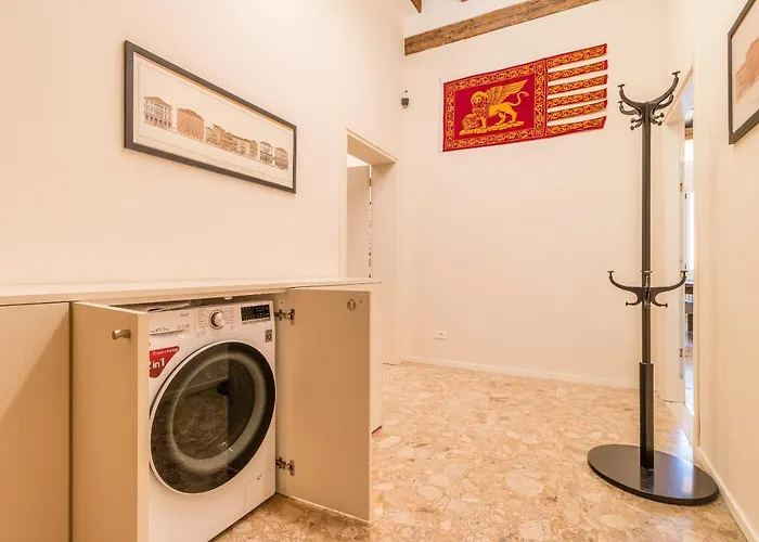 Lägenhet Doge's Mirror & Stair @frari Venedig